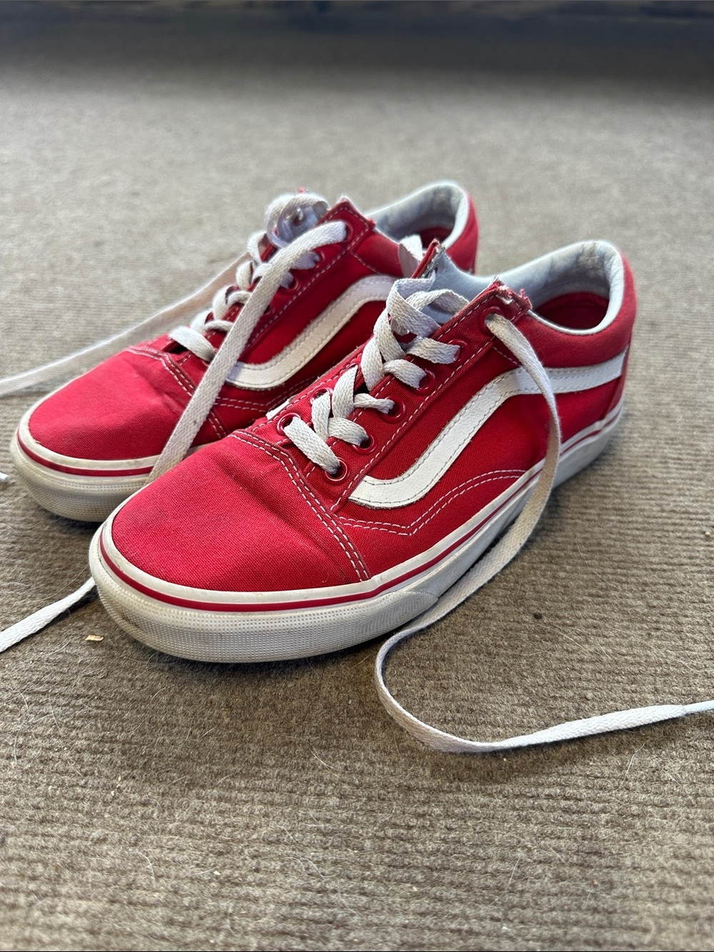 Red and white vans sneakers size 6 women’s /mens 4